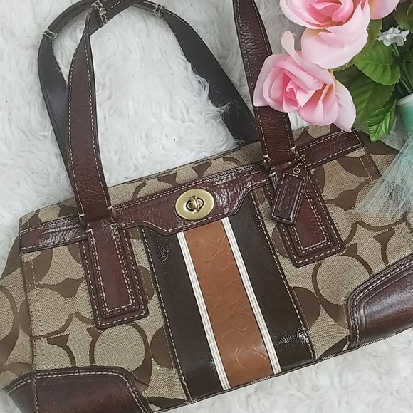 Coach Handbags - 🥰SALE!Medium coach bag!!!!